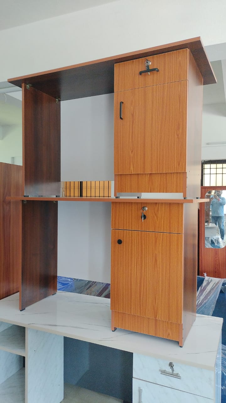 Multi-Tier Student & Office Computer Workstation
